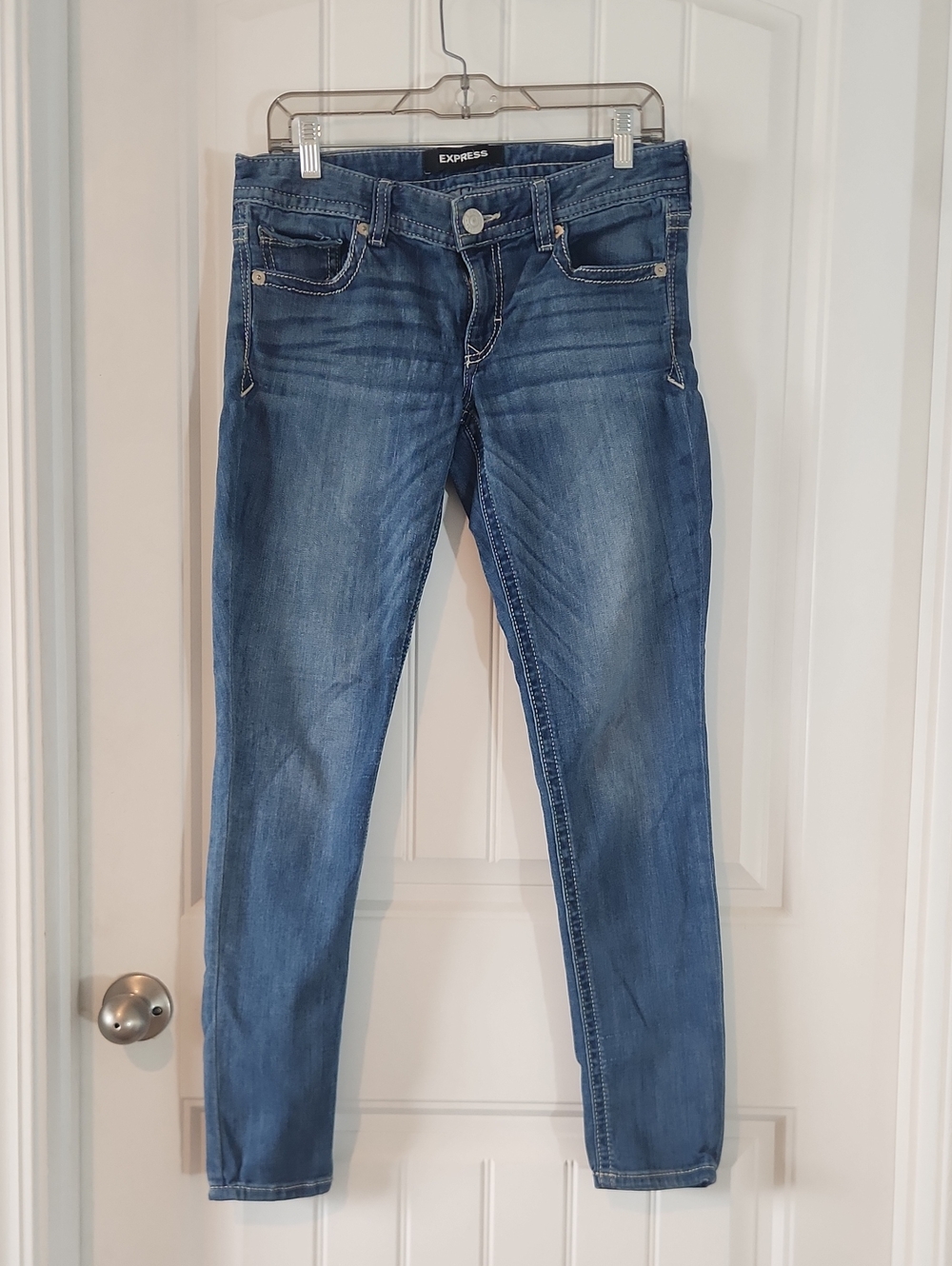 Women's Express Jeans Size 6R Low Rise Leggings